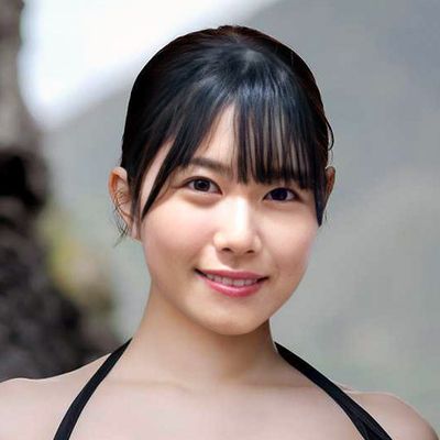 Nibu Akari - shows tits