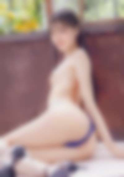 Endo Sakura - shows tits