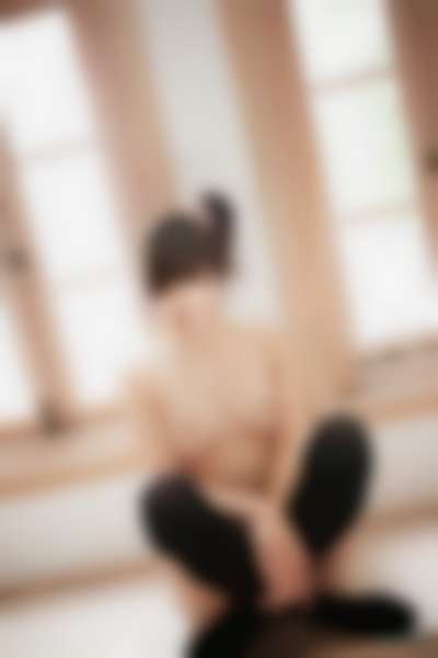 Nishino Nanase - shows tits