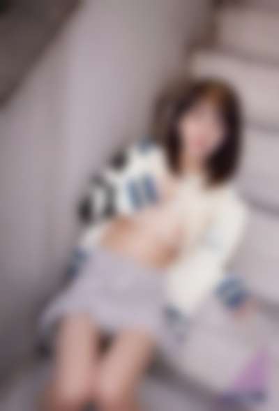 Hori Miona - shows tits