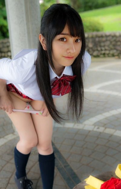 Hashimoto Kanna - public nude