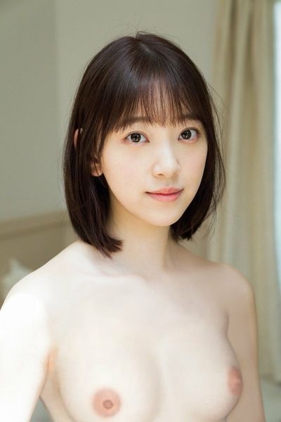 Hori Miona - shows tits