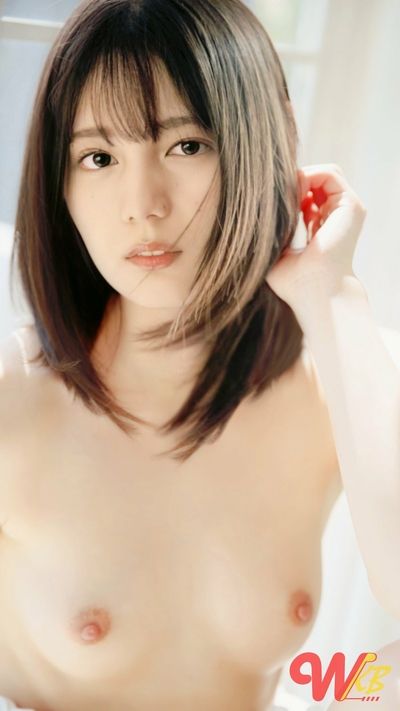 Kosaka Nao - shows tits