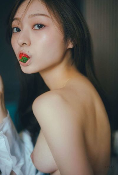 Umezawa Minami - naked