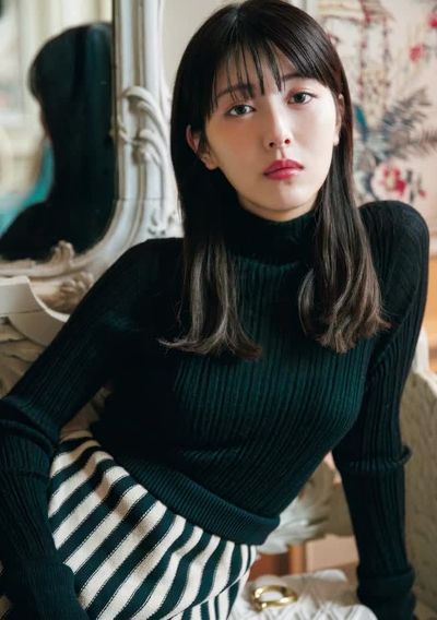 Hamabe Minami - shows tits