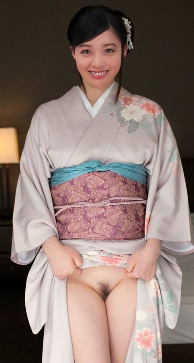 Hashimoto Kanna - shows pussy
