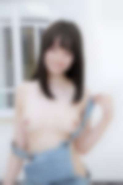 Hashimoto Kanna - shows tits